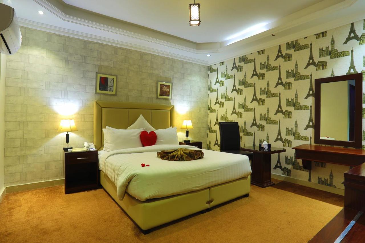 Rachna Hotel Gujranwala Luaran gambar